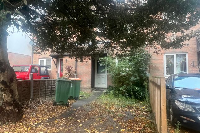 Emerald Close, London, E16