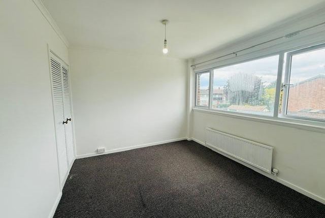 ., Common Road, Langley photo 3