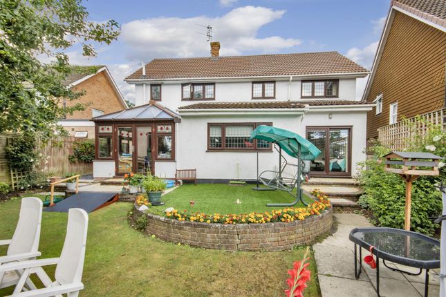 13, Larch Crescent, Tonbridge photo 3