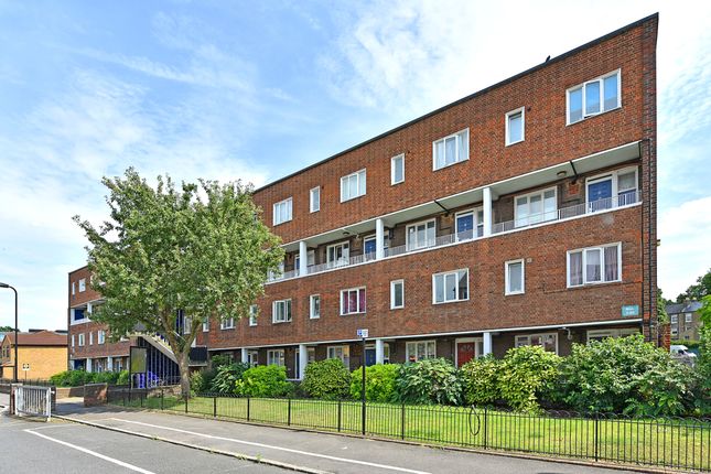 Thumbnail Flat to rent in Parkside Estate, Rutland Road, London