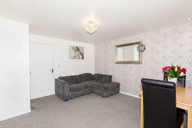 43 Horse Chestnut Close, Chesterfield photo 3
