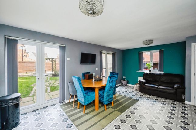 58, Sylvan Avenue, Nottingham photo 4