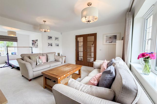 20, Knox Wynd, Strathaven photo 3