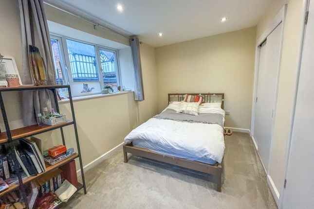 Flat for sale in The Firs, High Street, Whitchurch