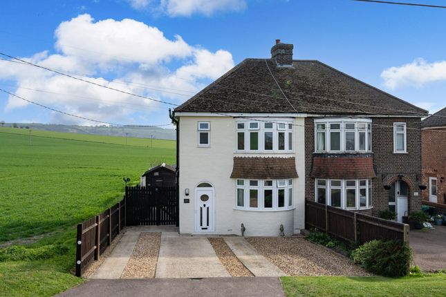 92 Dunstable Road, Dunstable photo 2