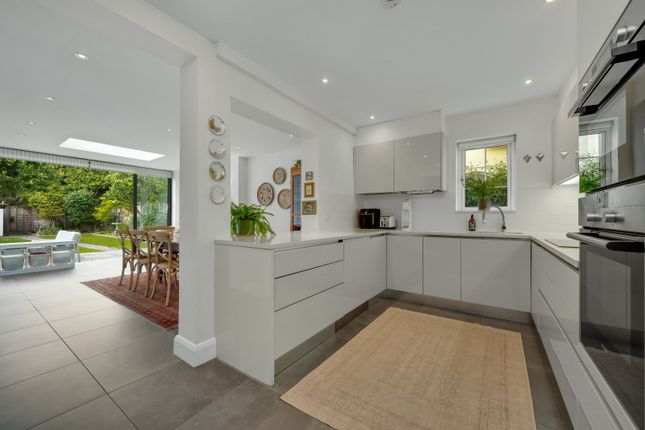 46, Winterdown Road, Surrey photo 4