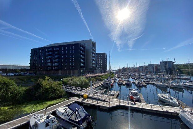 Thumbnail Flat to rent in Bayscape Cardiff Marina, Cardiff