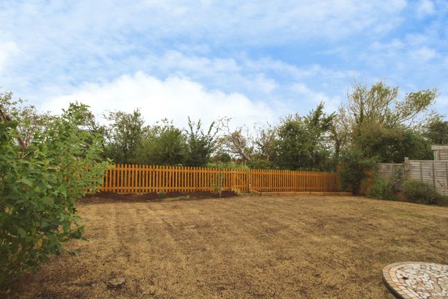 56 Hitchings, Swindon photo 4