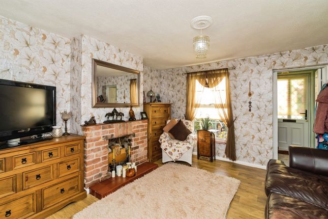 221, Church Road, Lowestoft photo 2