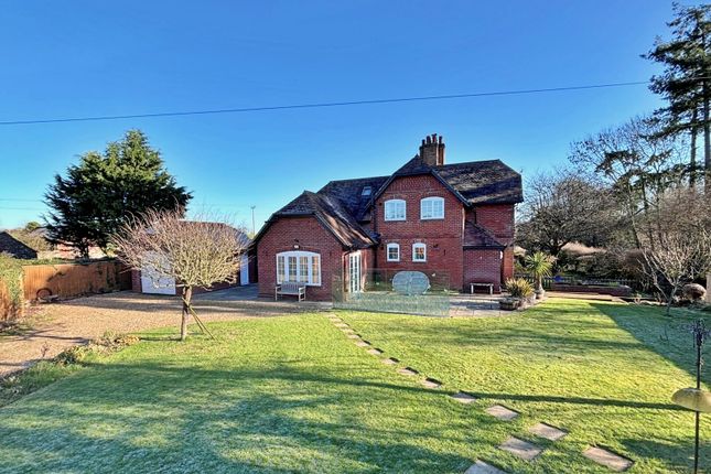 3-bed house on 3 Woodcutts Farm Cottages, Wimborne, £650,000