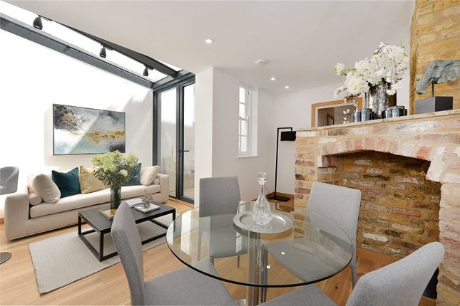 Thumbnail Flat for sale in Leigh Street, London