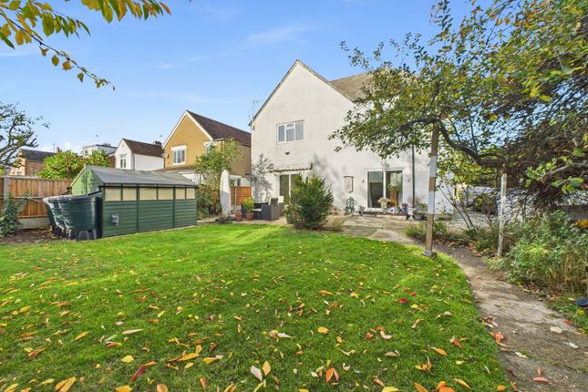 Flat 2, 44, Elmhurst Road, Berkshire photo 2
