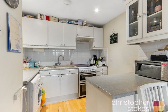 Flat for sale in Cranleigh Close, Cheshunt, Waltham Cross, Hertfordshire