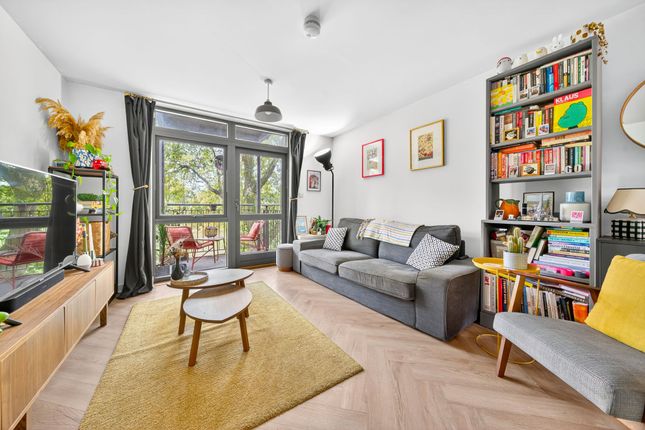 2-bed flat on Flat 11, Armstrong House, London, £400,000