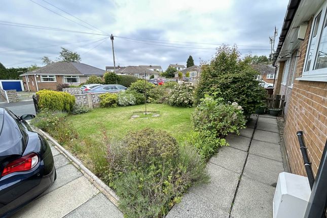 28, Creskeld Way, Bradford photo 3