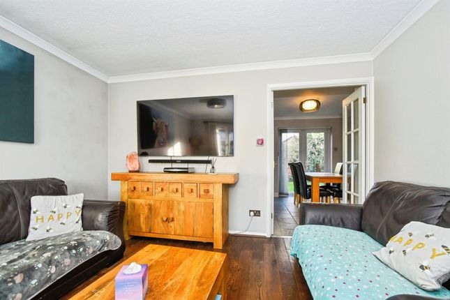 16, Water Mint Way, Calne photo 3