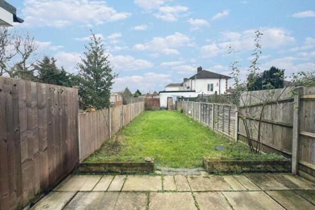 391 Eastcote Lane, Harrow photo 3