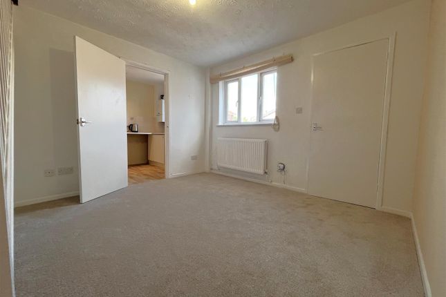 11, Sorrel Close, Weymouth photo 3
