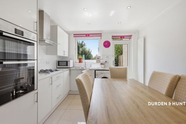 45 Monksgrove, Loughton photo 4