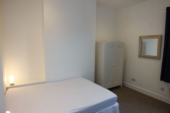 163, Merton Road, London photo 5