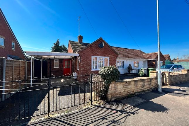 Semi-detached bungalow to rent in Briar Close, Evesham