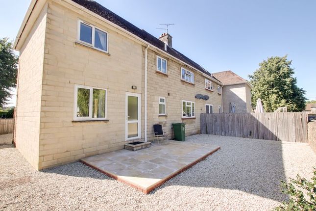 2-bed flat on 3A, Arnolds Mead, Corsham, £179,950