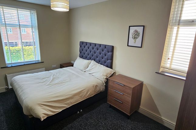 18, Parrin Lane, Manchester photo 4