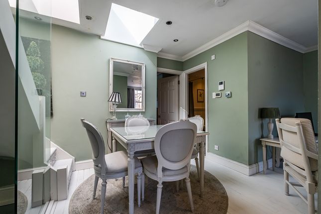 22 Cheniston Gardens, London photo 2
