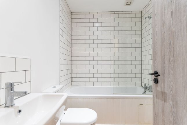 11 White Hart Mews, Caldicot photo 3