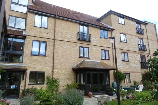 Flat 18 Seavi, West Cliff Road, Broadstairs photo 4