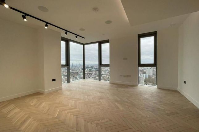 3207, London photo 2