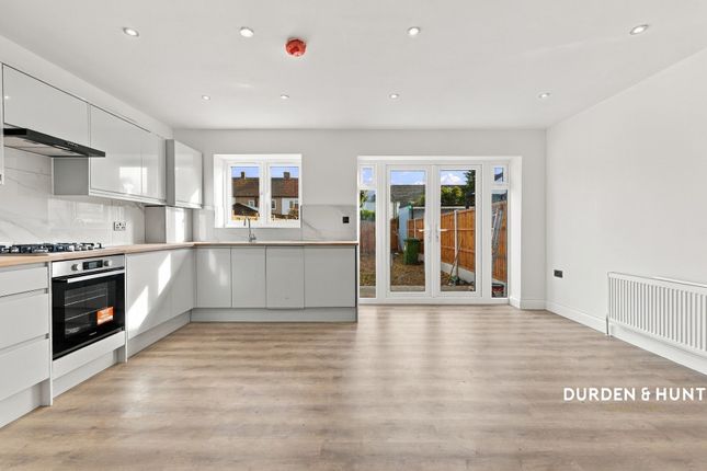 110C Eyhurst Avenue, Hornchurch photo 4