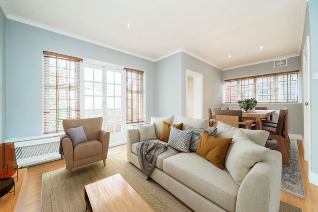 52, Fairlawn Avenue, London photo 2