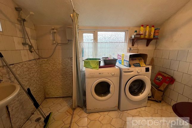 12, David Street, Tonypandy photo 4