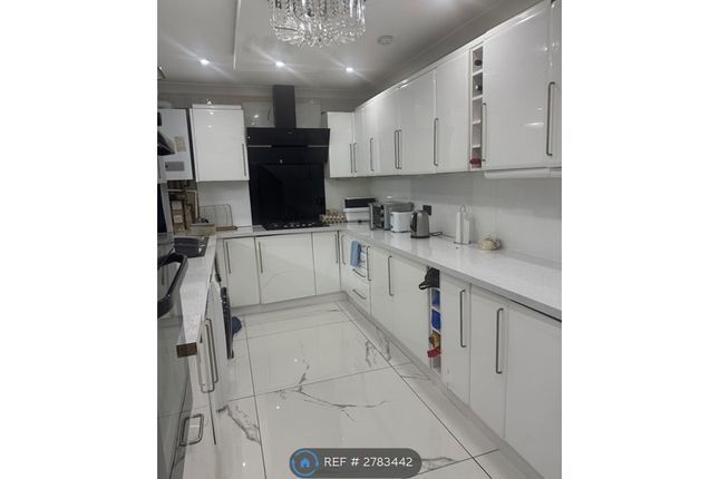 Swale Close, Aveley, South Ockendon photo 4