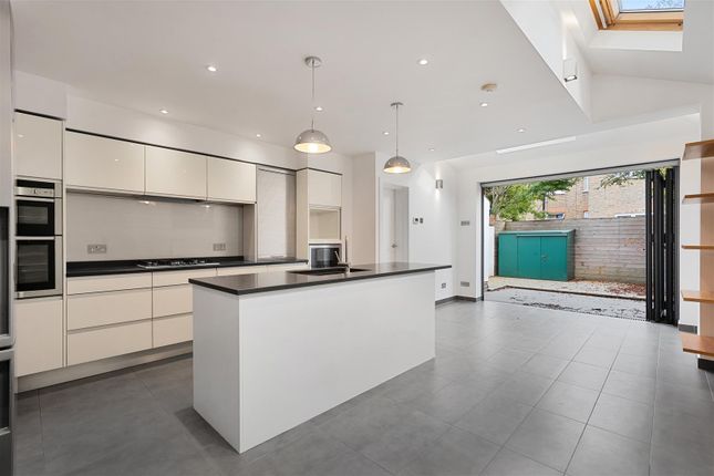 27, Balfern Grove, London photo 4