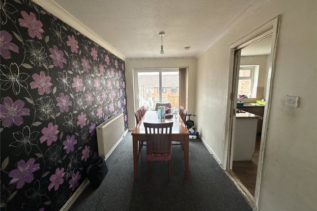 27a, Lewthorn Rise, Wolverhampton photo 3