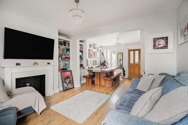 29, Summer Street, Slip End photo 2