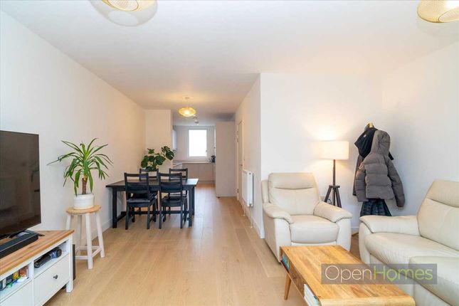 4-bed house on 2, Oriental Square, Colindale, £750,000