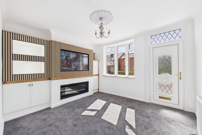 231, Williamthorpe Road, Chesterfield photo 3