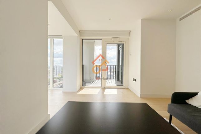 229 Belvedere Row Apartments, Fountain Park Way, London photo 4