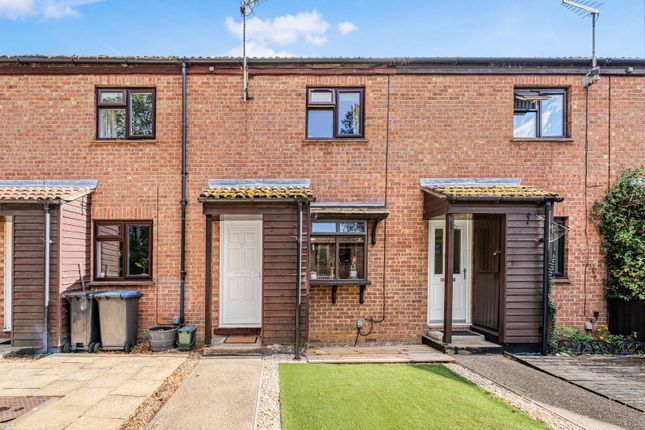 6, Roman Vale, Harlow photo 4