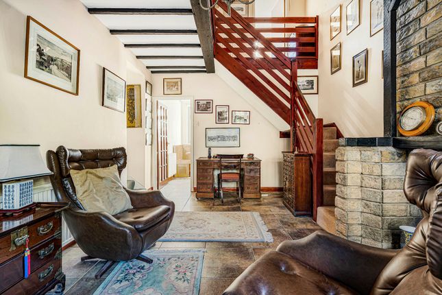 83 Church Road, Potters Bar photo 4