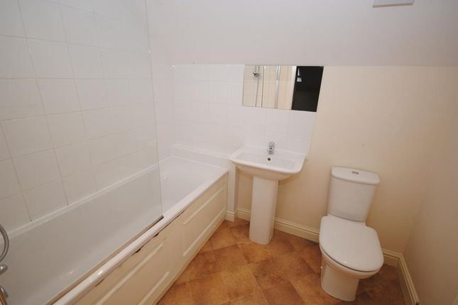 Flat 5, Holbrook House  Dark Lane, Chesterfield photo 5