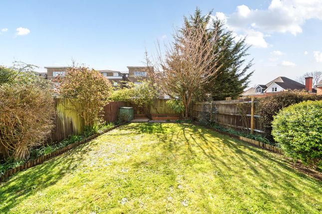 7, Goodhall Close, Stanmore photo 3