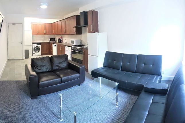 Flat 2, 8 Egerton Road, Manchester photo 2