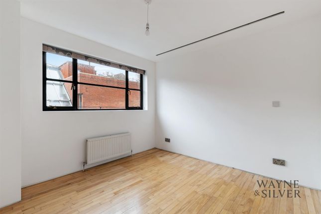 Mews house to rent in Murray Mews, Camden, London
