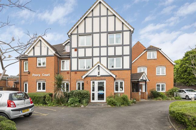 1-bed flat on 27 Priory Court, Priory Avenue, Reading, £95,000