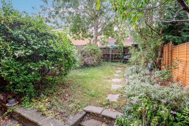 50 Rye Close, Guildford photo 2