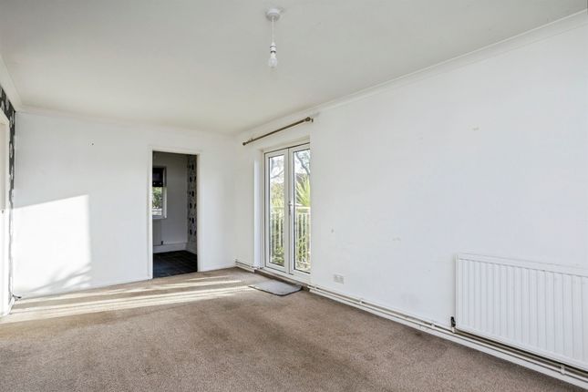 31, Norfolk Court, Birches Road, Horsham photo 4